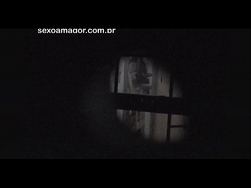 ❤️ Blondie gëtt geheim vun engem Quartier Voyeur verstoppt hannert huel Zillen opgeholl ❤️ Pornovideo bei eis
