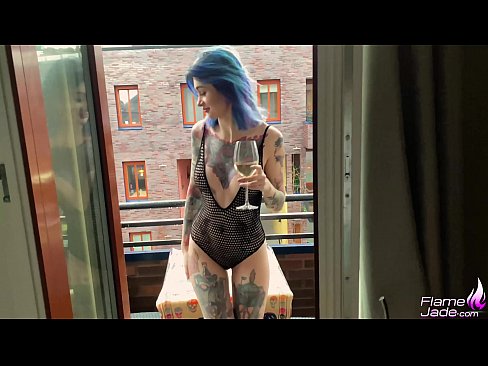 ❤️ Enormt Meedchen suckt mat engem Gulp a fuckt passionéiert ënner dem oppenen Himmel ❤️ Pornovideo bei eis